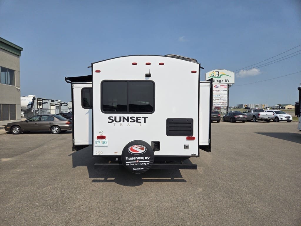 2022 SUNSET TRAIL SS285CK by CROSS ROADS RV - Image 8