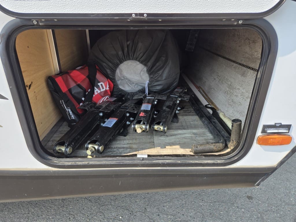 2022 SUNSET TRAIL SS285CK by CROSS ROADS RV - Image 11