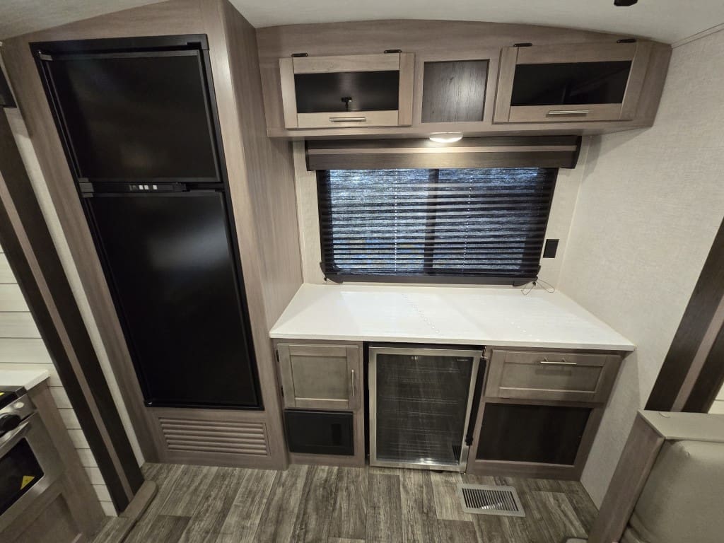 2022 SUNSET TRAIL SS285CK by CROSS ROADS RV - Image 15