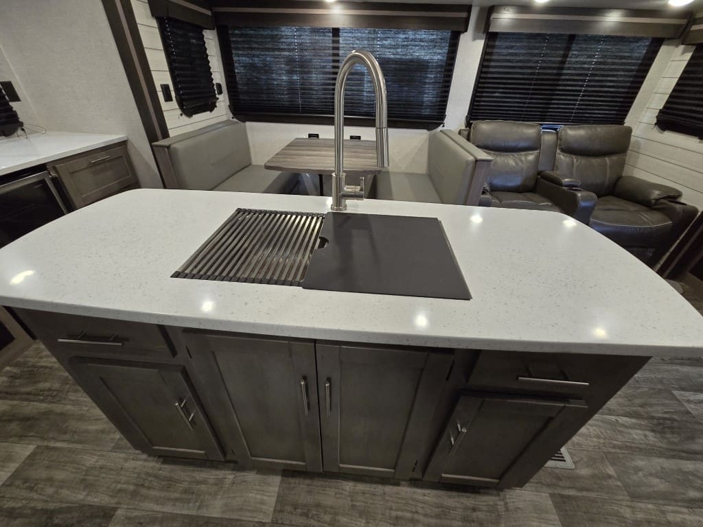 2022 SUNSET TRAIL SS285CK by CROSS ROADS RV - Image 19