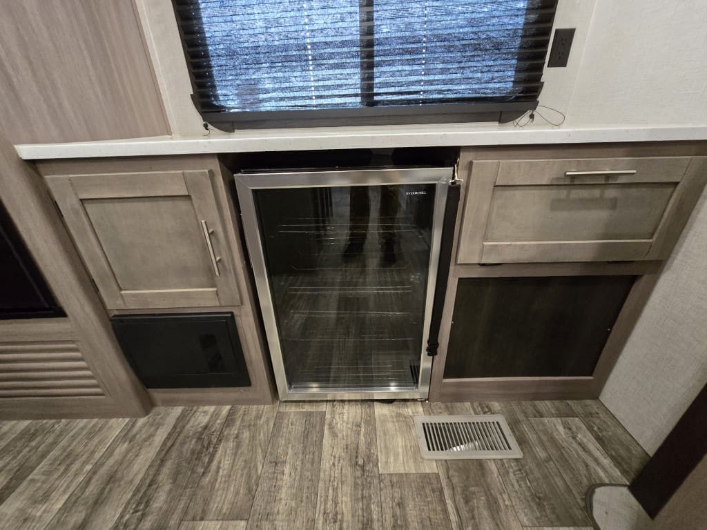 2022 SUNSET TRAIL SS285CK by CROSS ROADS RV - Image 20