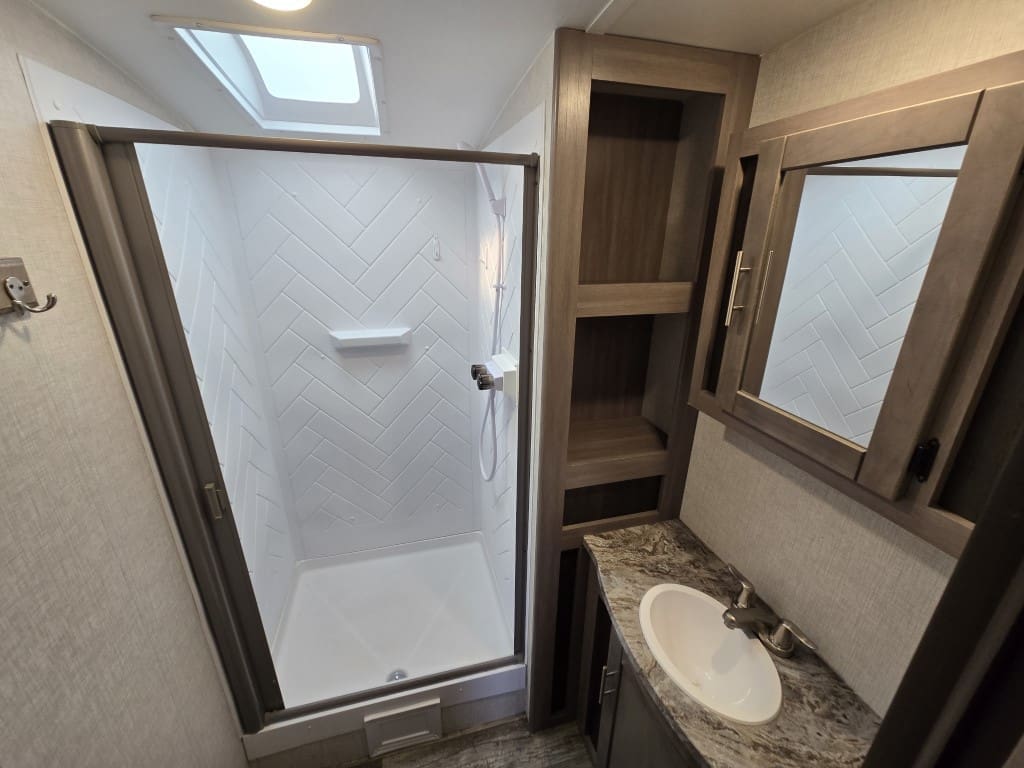 2022 SUNSET TRAIL SS285CK by CROSS ROADS RV - Image 25