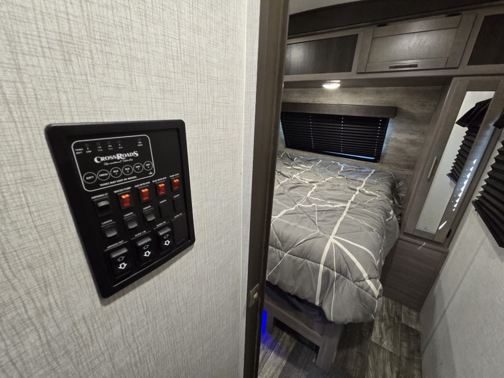 2022 SUNSET TRAIL SS285CK by CROSS ROADS RV - Image 27