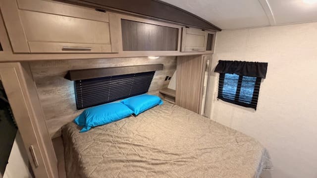 2022 SUNSET TRAIL SS285CK by CROSS ROADS RV - Image 31