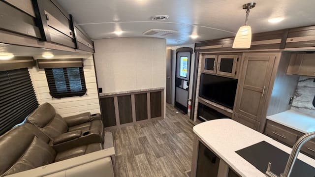 2022 SUNSET TRAIL SS285CK by CROSS ROADS RV - Image 19
