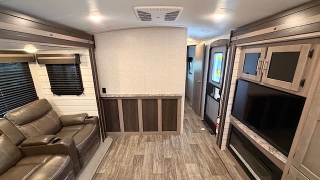 2022 SUNSET TRAIL SS285CK by CROSS ROADS RV - Image 20