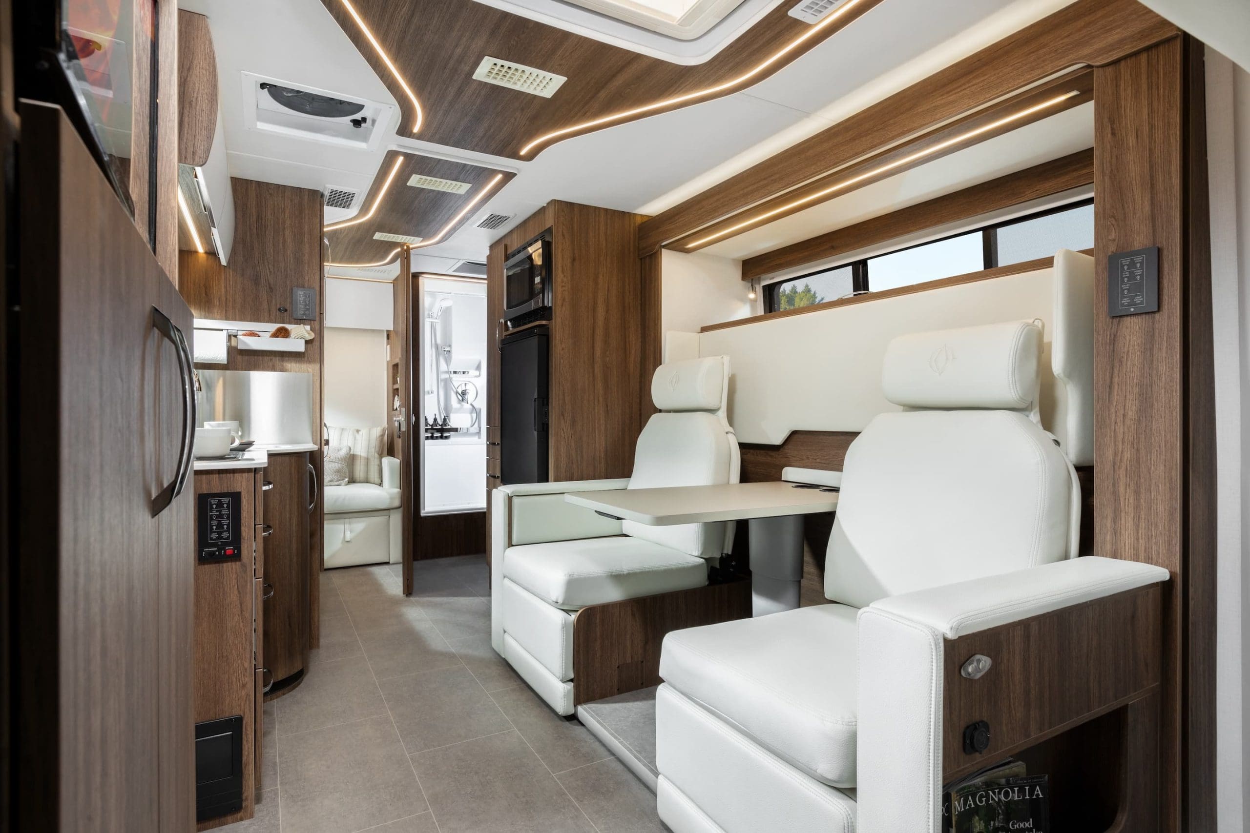 2026 UNITY U24FX by LEISURE TRAVEL VAN - Image 5