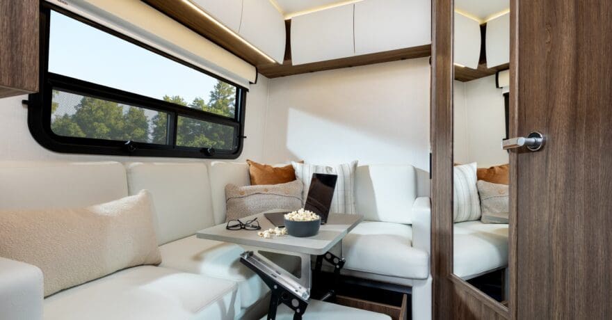 2026 UNITY U24FX by LEISURE TRAVEL VAN - Image 7