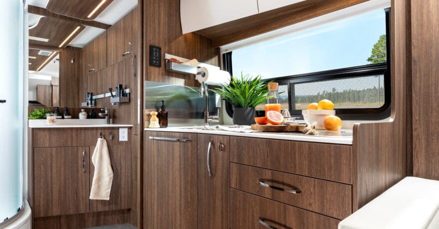 2026 WONDER W24MBL by LEISURE TRAVEL VAN - Image 7