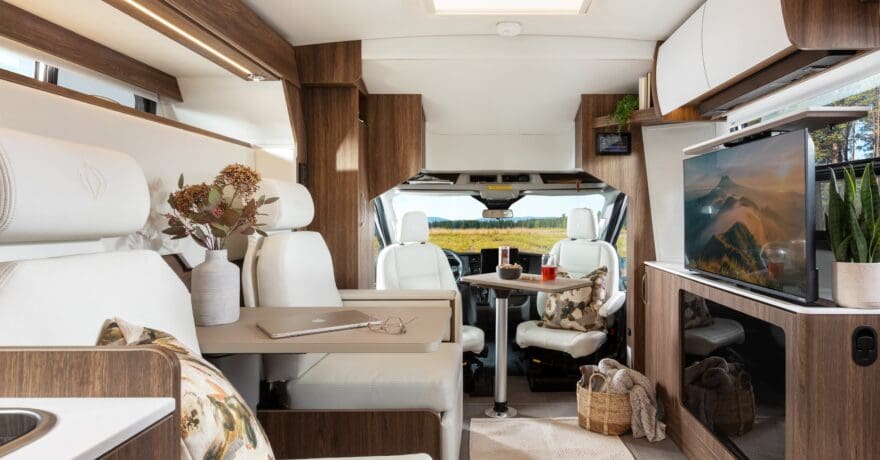 2026 WONDER W24MBL by LEISURE TRAVEL VAN - Image 10