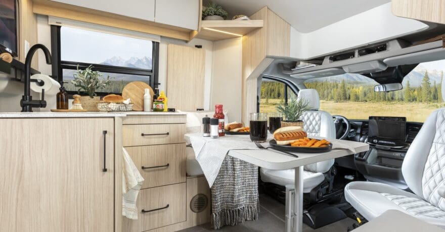 2026 WONDER W24RL by LEISURE TRAVEL VAN - Image 8