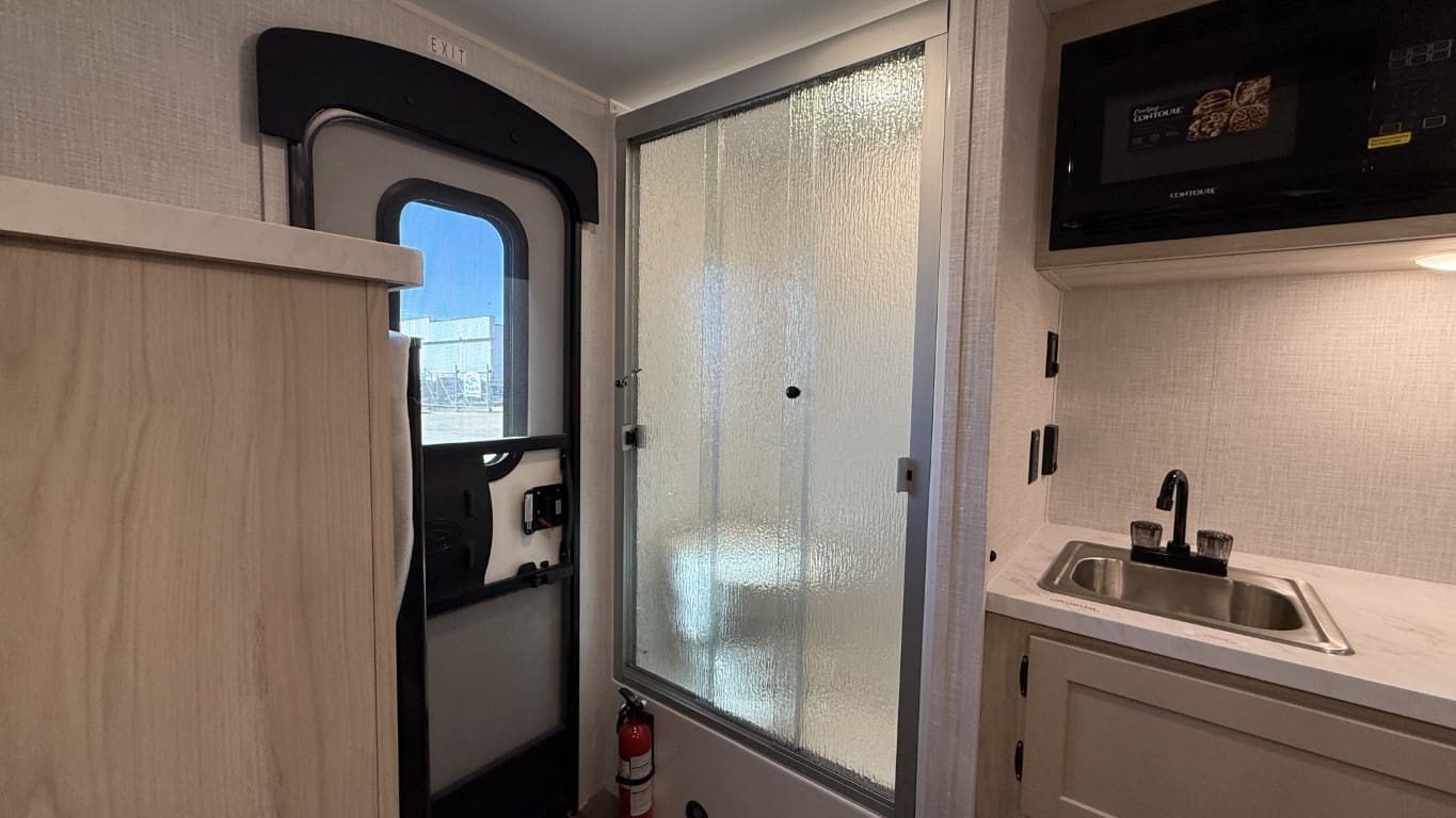 2025 BONTRAGER OUTDOORS 15RE by BONTRAGER OUTDOORS - Image 28