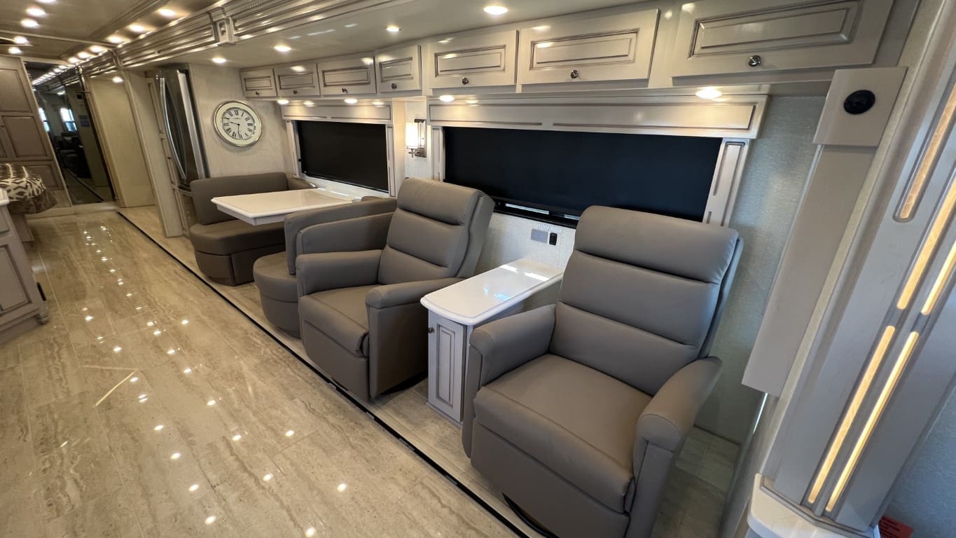 2021 DUTCHSTAR 4328 by NEWMAR - Image 27