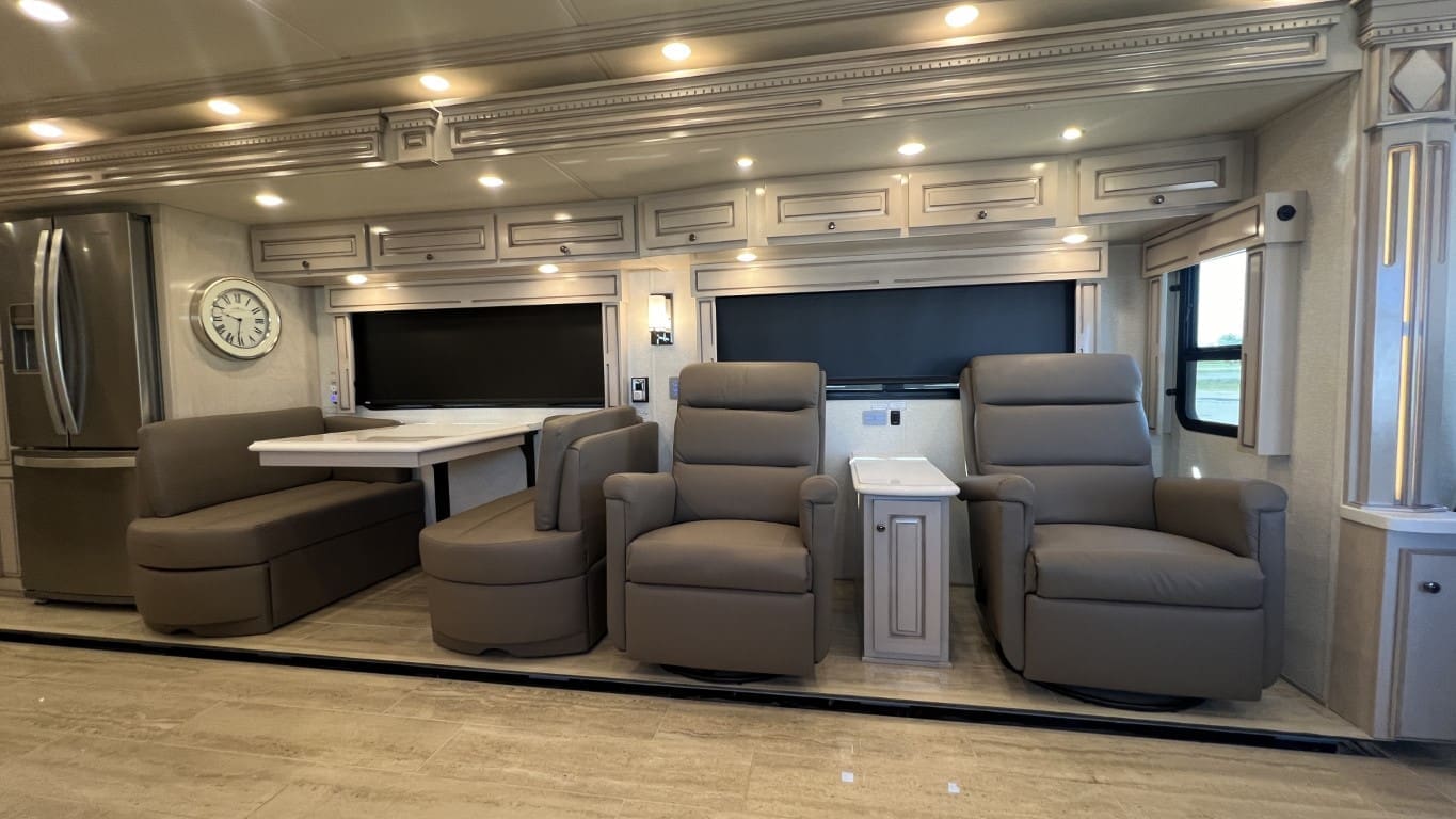 2021 DUTCHSTAR 4328 by NEWMAR - Image 28