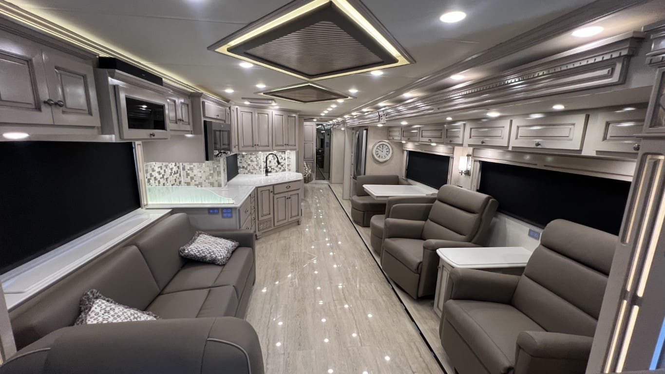 2021 DUTCHSTAR 4328 by NEWMAR - Image 67