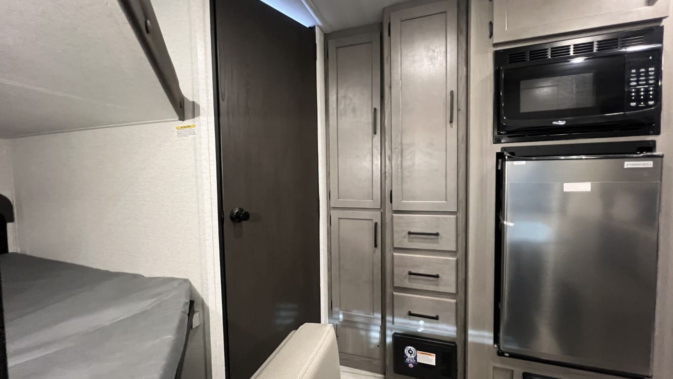 2025 HIDEOUT 201BH by KEYSTONE - Image 16