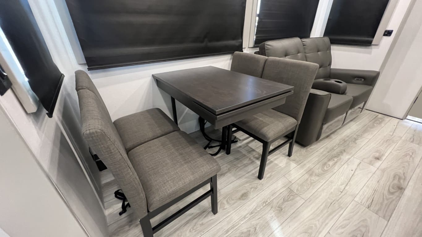 2025 HC MONTANA 381TB by KEYSTONE - Image 28