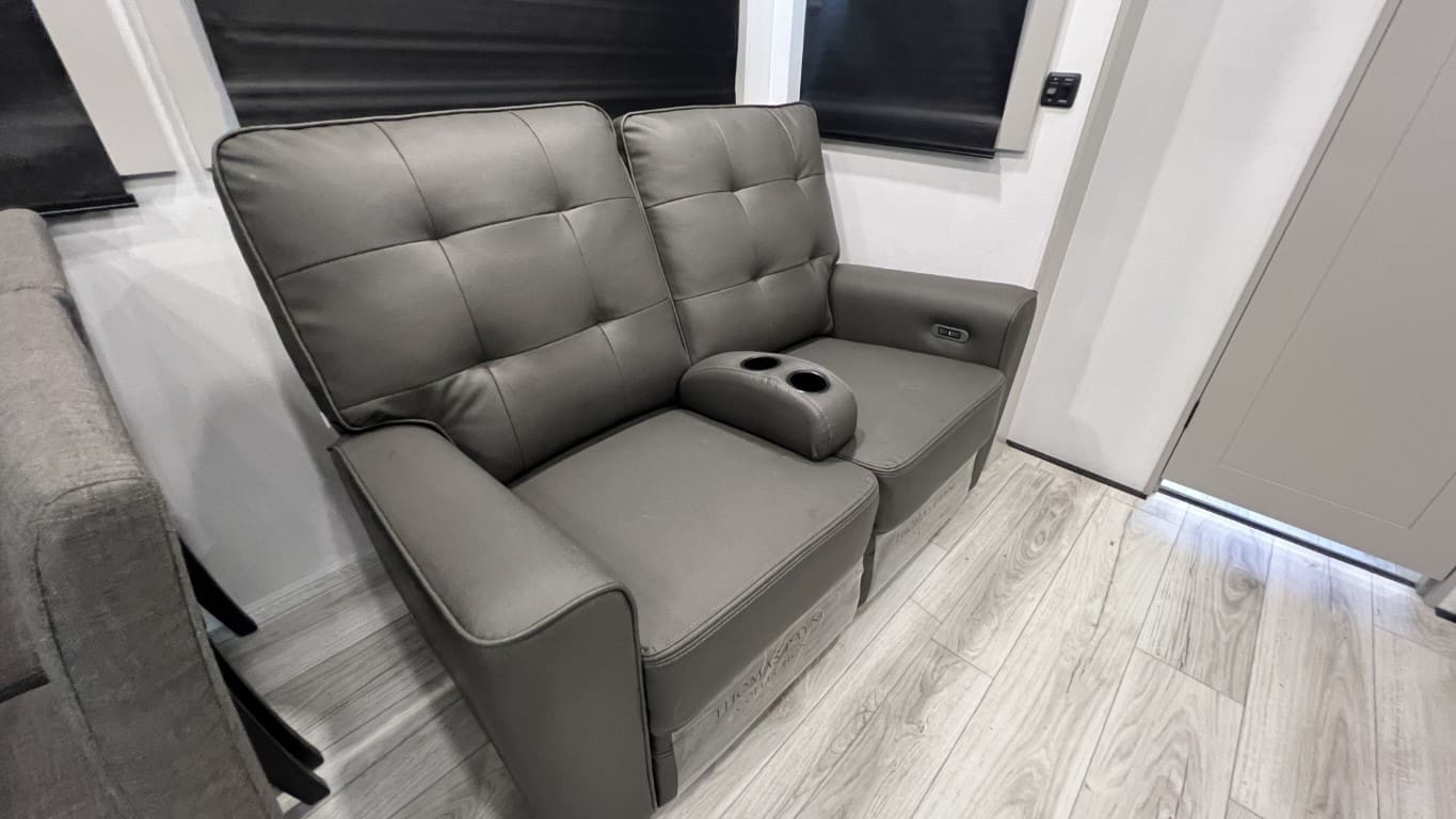 2025 HC MONTANA 381TB by KEYSTONE - Image 29