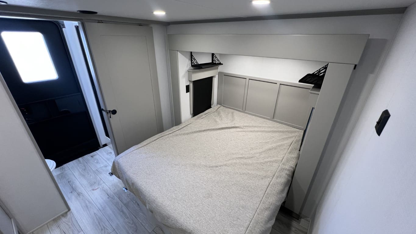 2025 HC MONTANA 381TB by KEYSTONE - Image 33