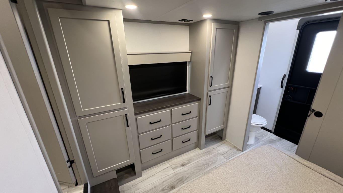 2025 HC MONTANA 381TB by KEYSTONE - Image 34