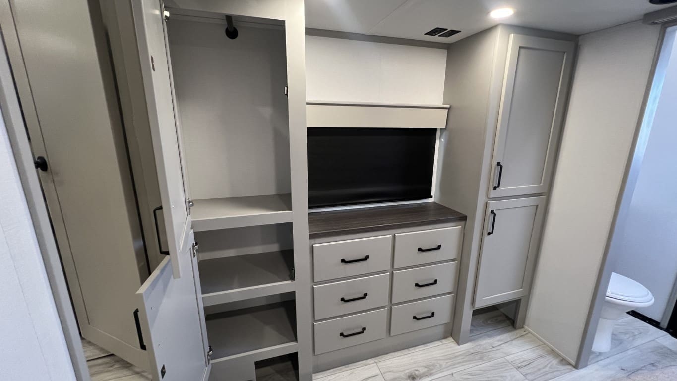 2025 HC MONTANA 381TB by KEYSTONE - Image 35