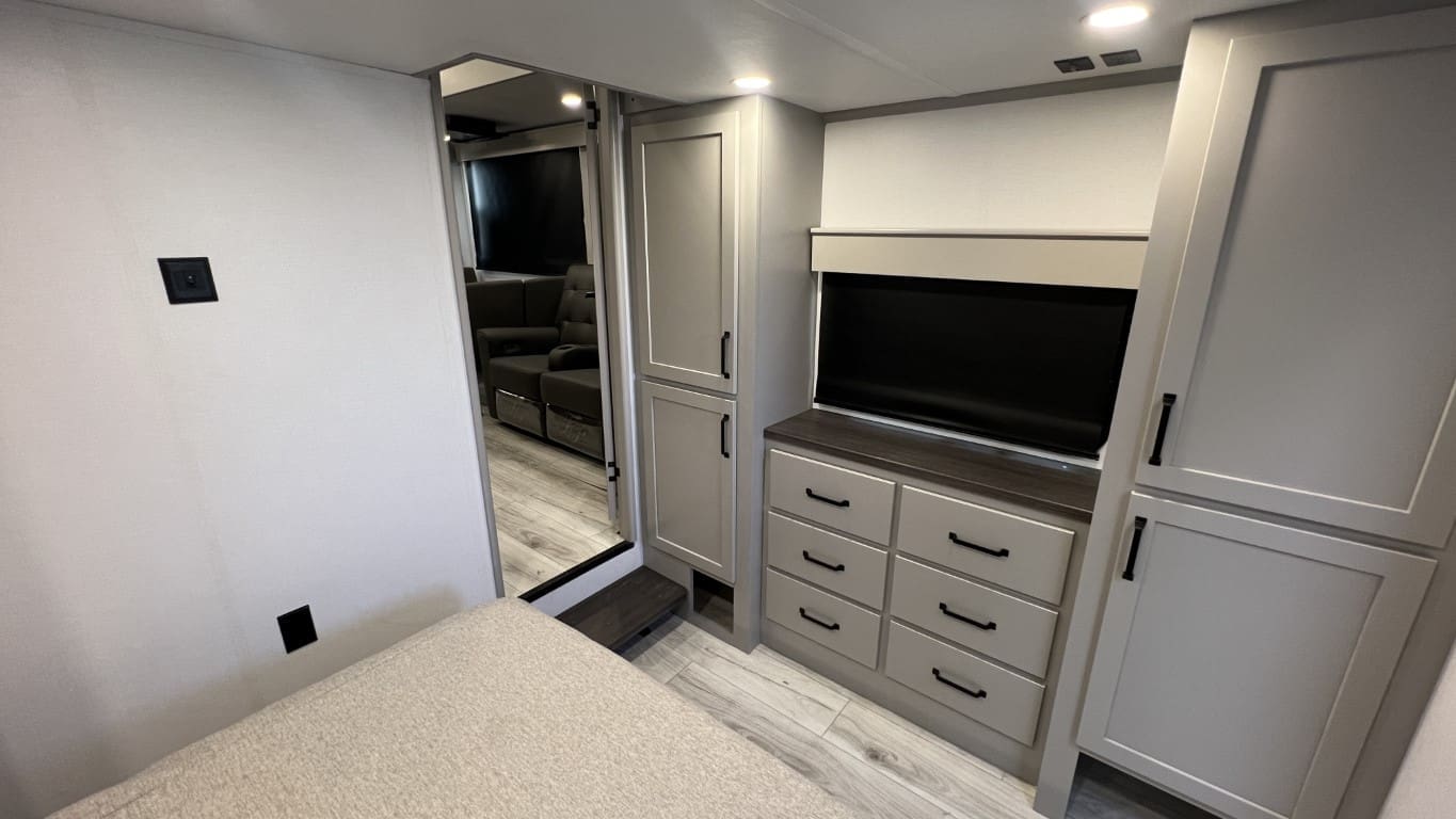 2025 HC MONTANA 381TB by KEYSTONE - Image 37