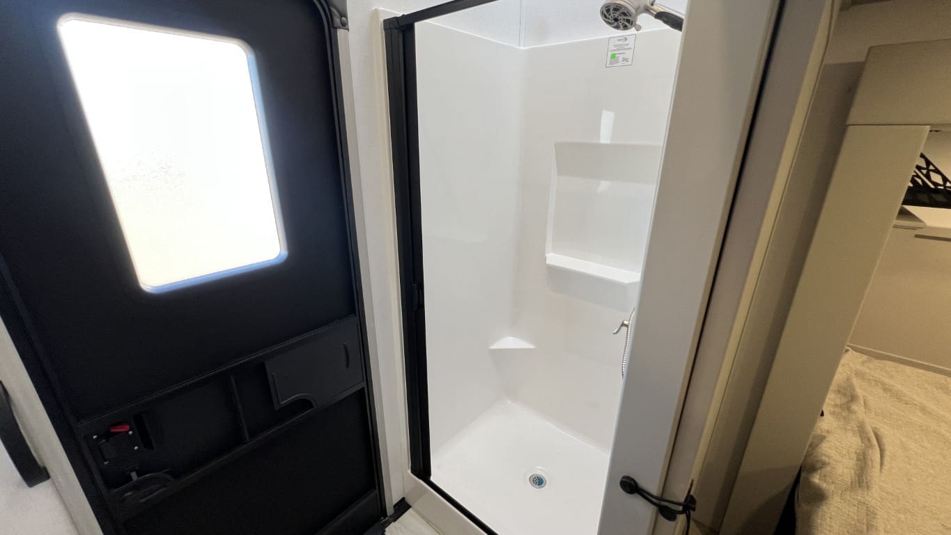 2025 HC MONTANA 381TB by KEYSTONE - Image 38