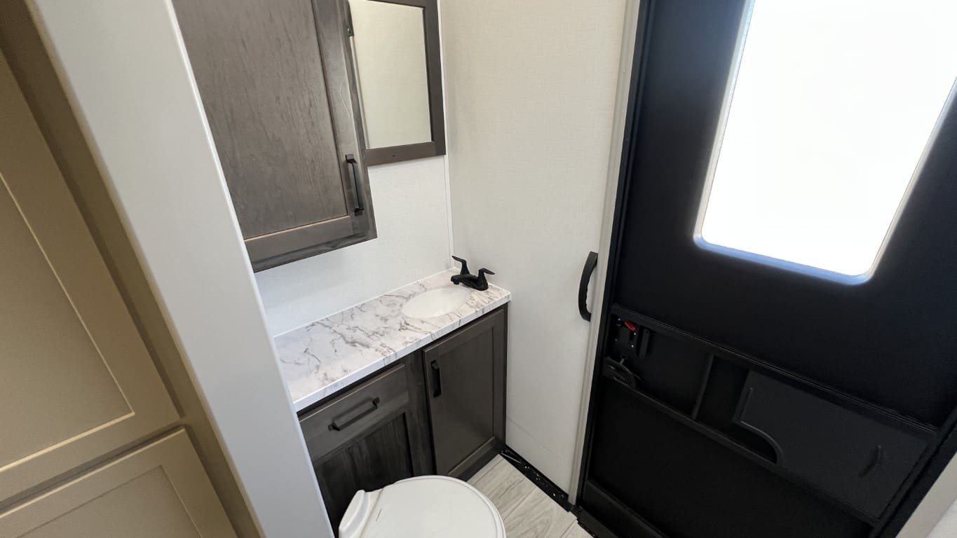 2025 HC MONTANA 381TB by KEYSTONE - Image 39