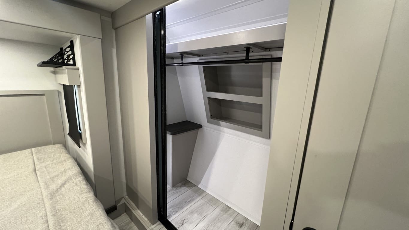 2025 HC MONTANA 381TB by KEYSTONE - Image 47