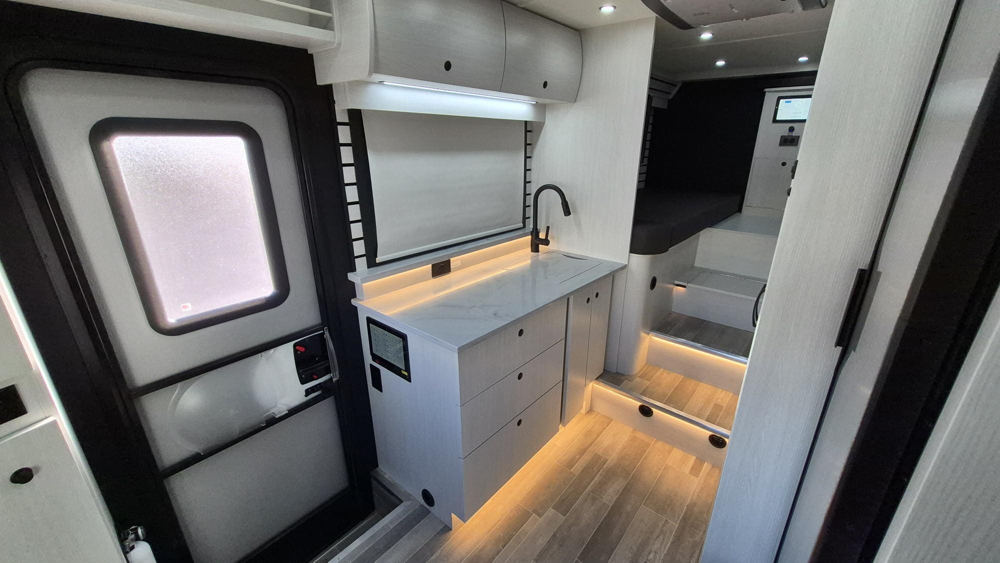 2026 PLEASURE-WAY XLTW by PLEASURE-WAY - Image 8