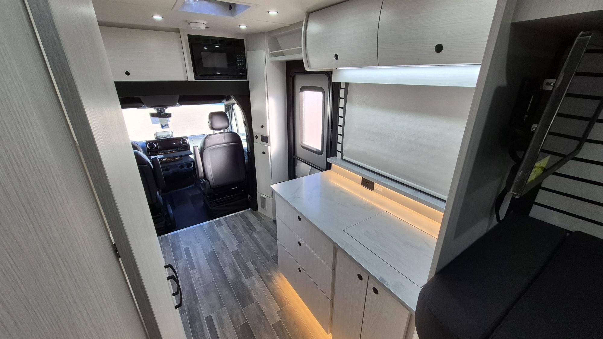 2026 PLEASURE-WAY XLTW by PLEASURE-WAY - Image 9