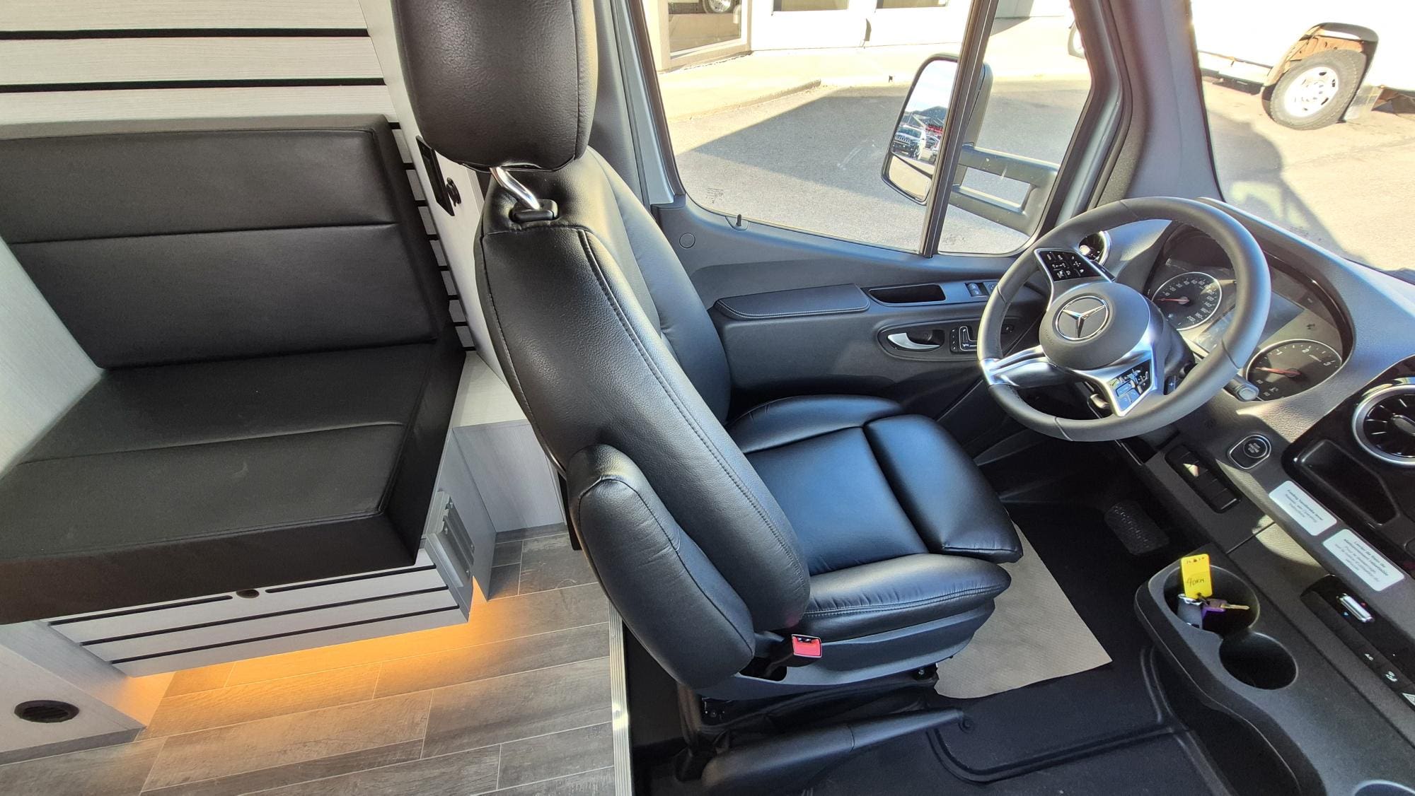 2026 PLEASURE-WAY XLTW by PLEASURE-WAY - Image 22