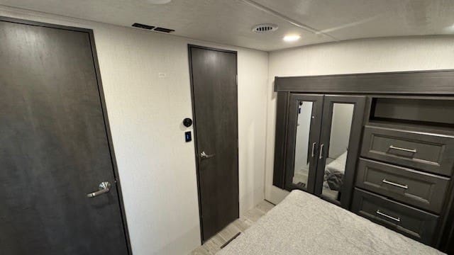 2025 COUGAR 32BHS by KEYSTONE - Image 28