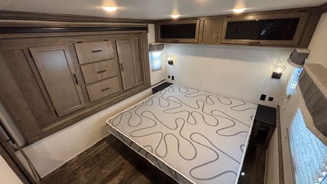 2022 SABRE 37FLL by CHEROKEE - Image 31