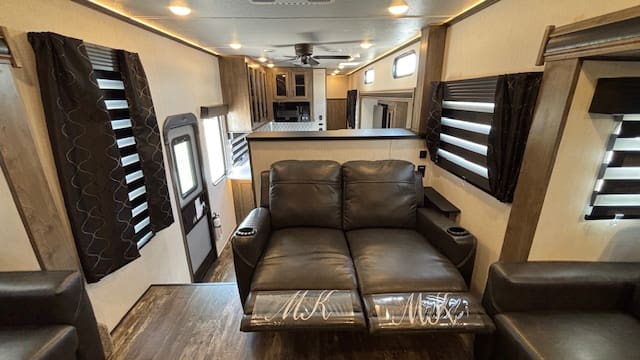 2022 SABRE 37FLL by CHEROKEE - Image 26