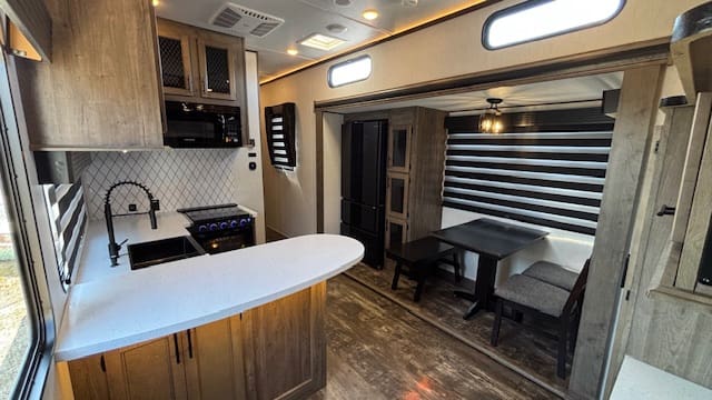 2022 SABRE 37FLL by CHEROKEE - Image 9