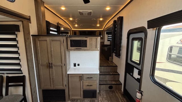 2022 SABRE 37FLL by CHEROKEE - Image 15