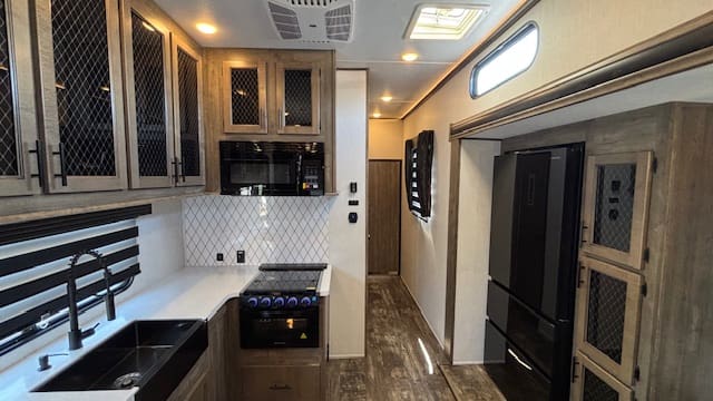 2022 SABRE 37FLL by CHEROKEE - Image 16