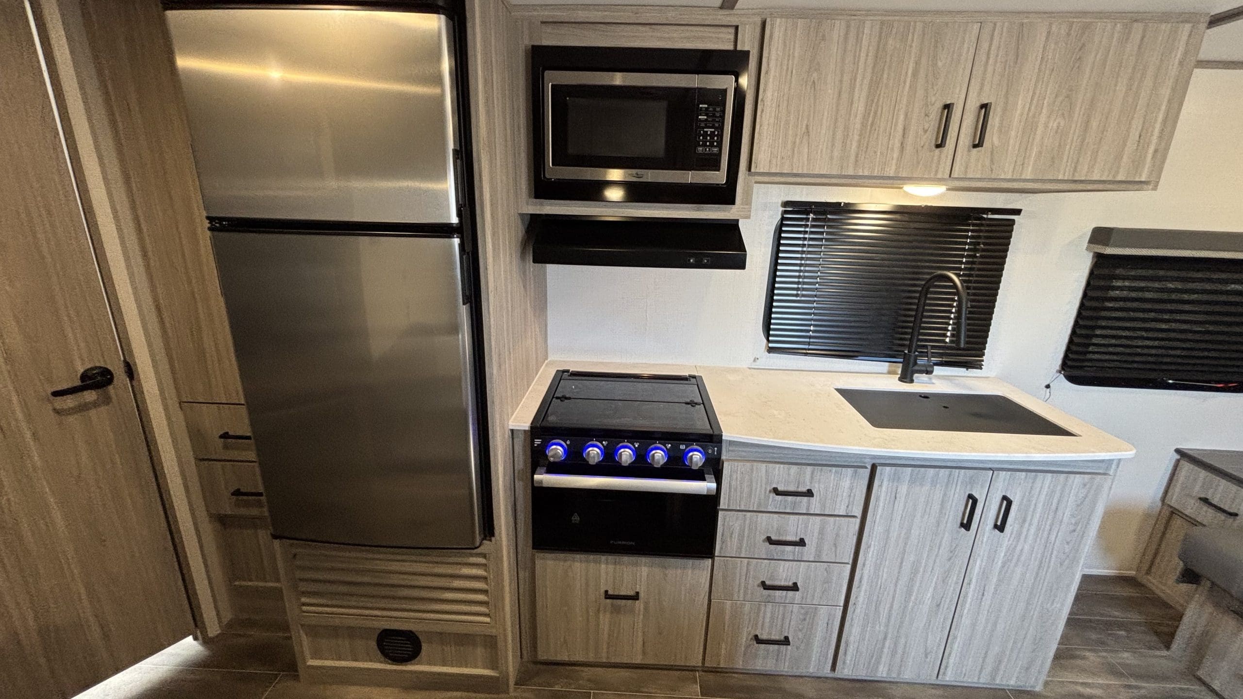 2022 PASSPORT 219BH by KEYSTONE - Image 15