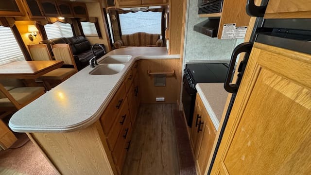 2006 MONTANA 3400RL by KEYSTONE - Image 8