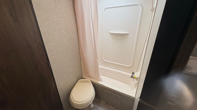 2019 CHEROKEE LIMITED 234VFK by FOREST RIVER - Image 19