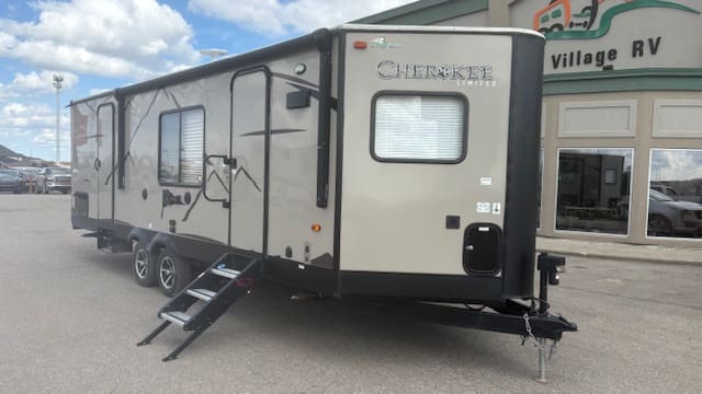 2019 CHEROKEE LIMITED 234VFK by FOREST RIVER - Image 4