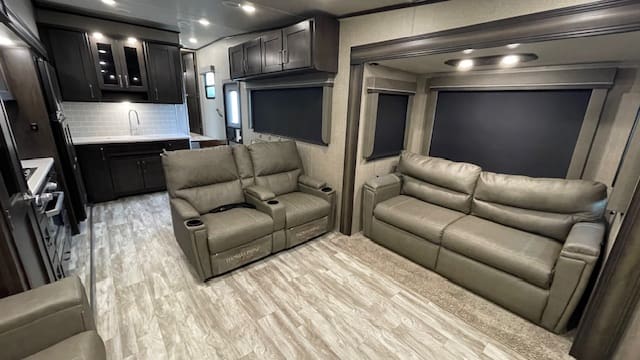 2021 REFLECTION 340RDS by GRAND DESIGN - Image 12