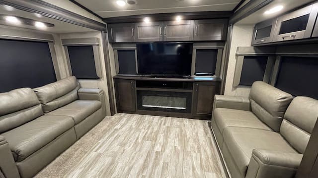 2021 REFLECTION 340RDS by GRAND DESIGN - Image 15