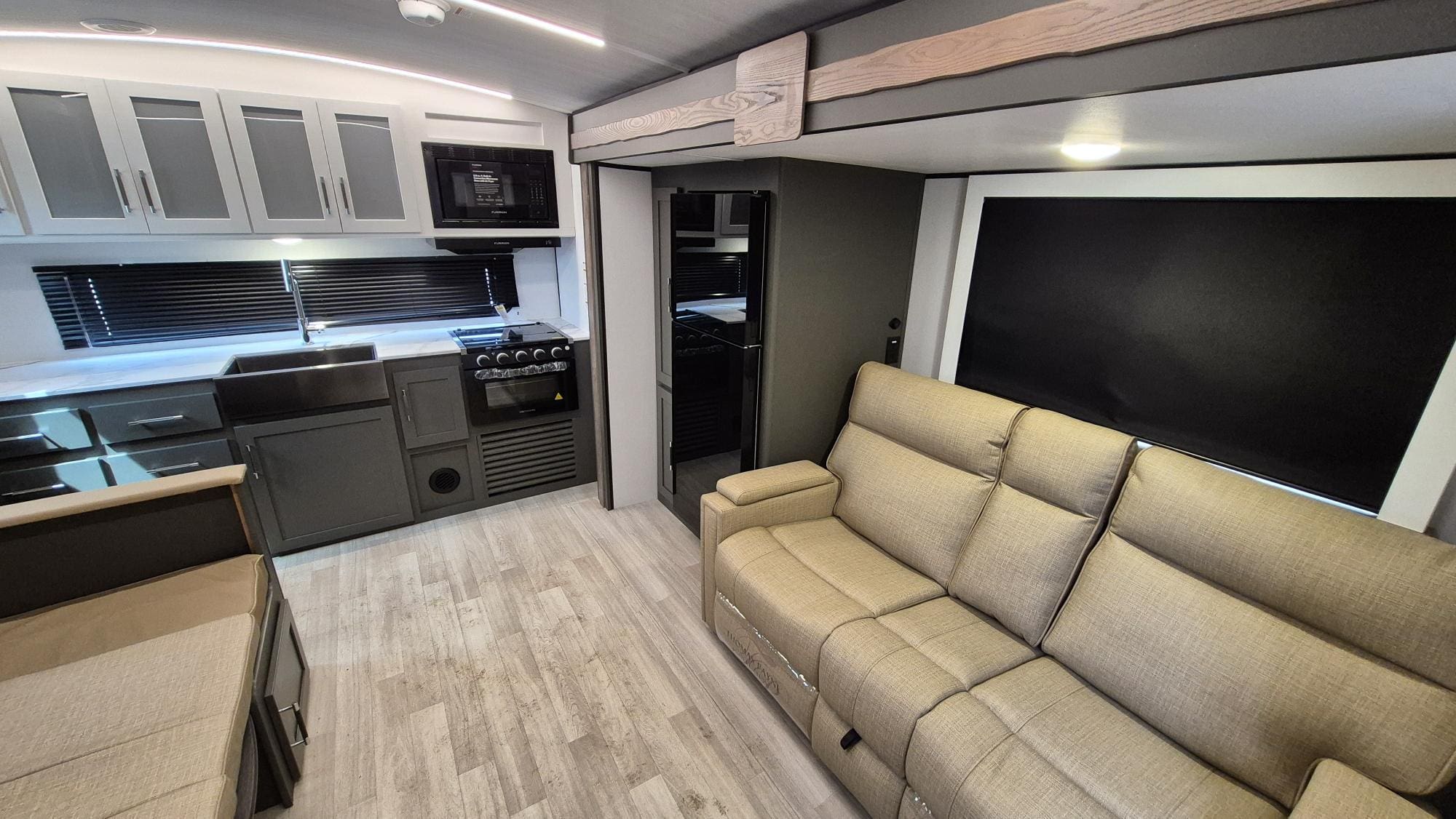 2026 BULLET 245RKS by KEYSTONE - Image 10