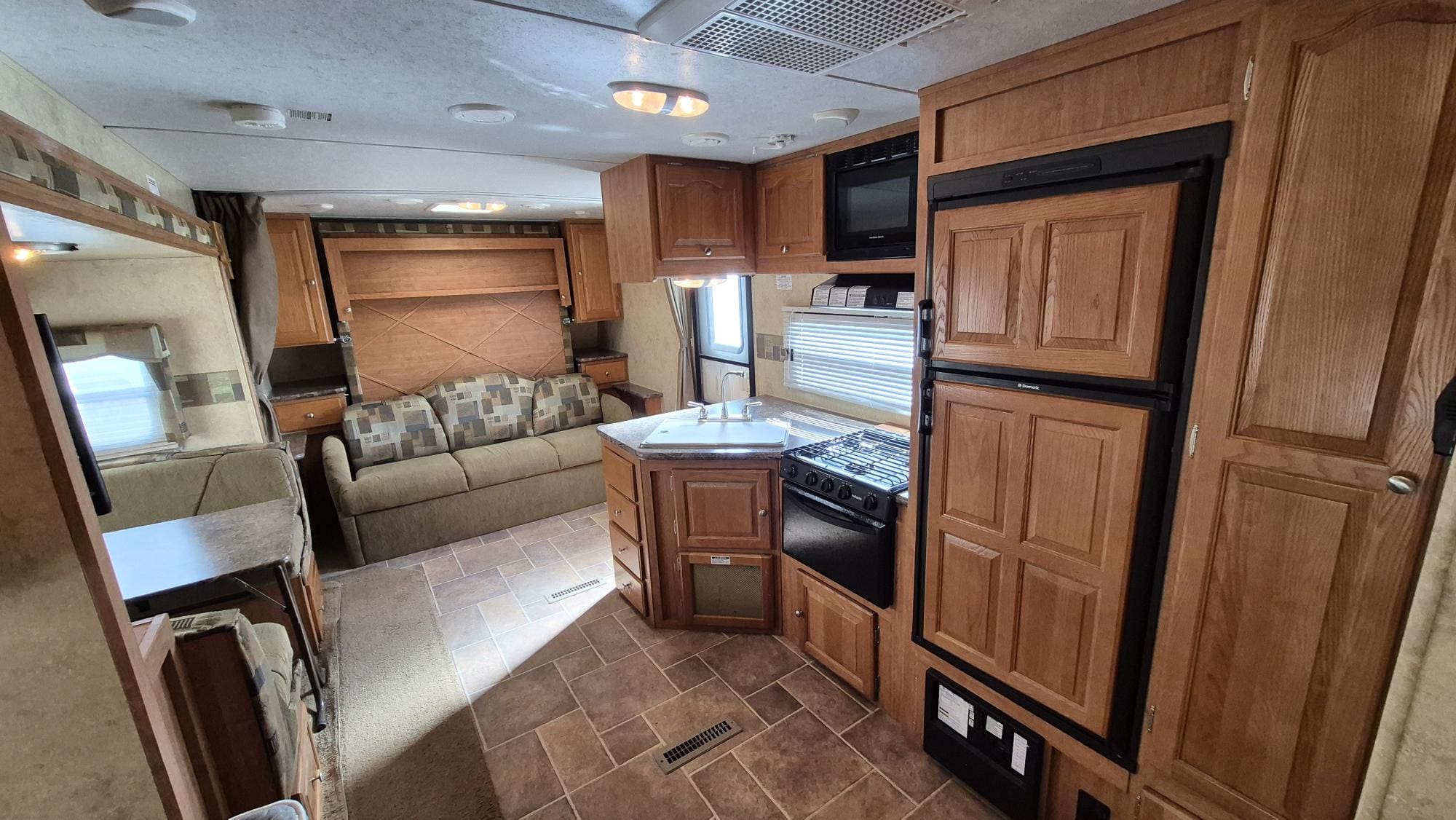 2011 FLAGSTAFF 25BHS by FOREST RIVER - Image 8