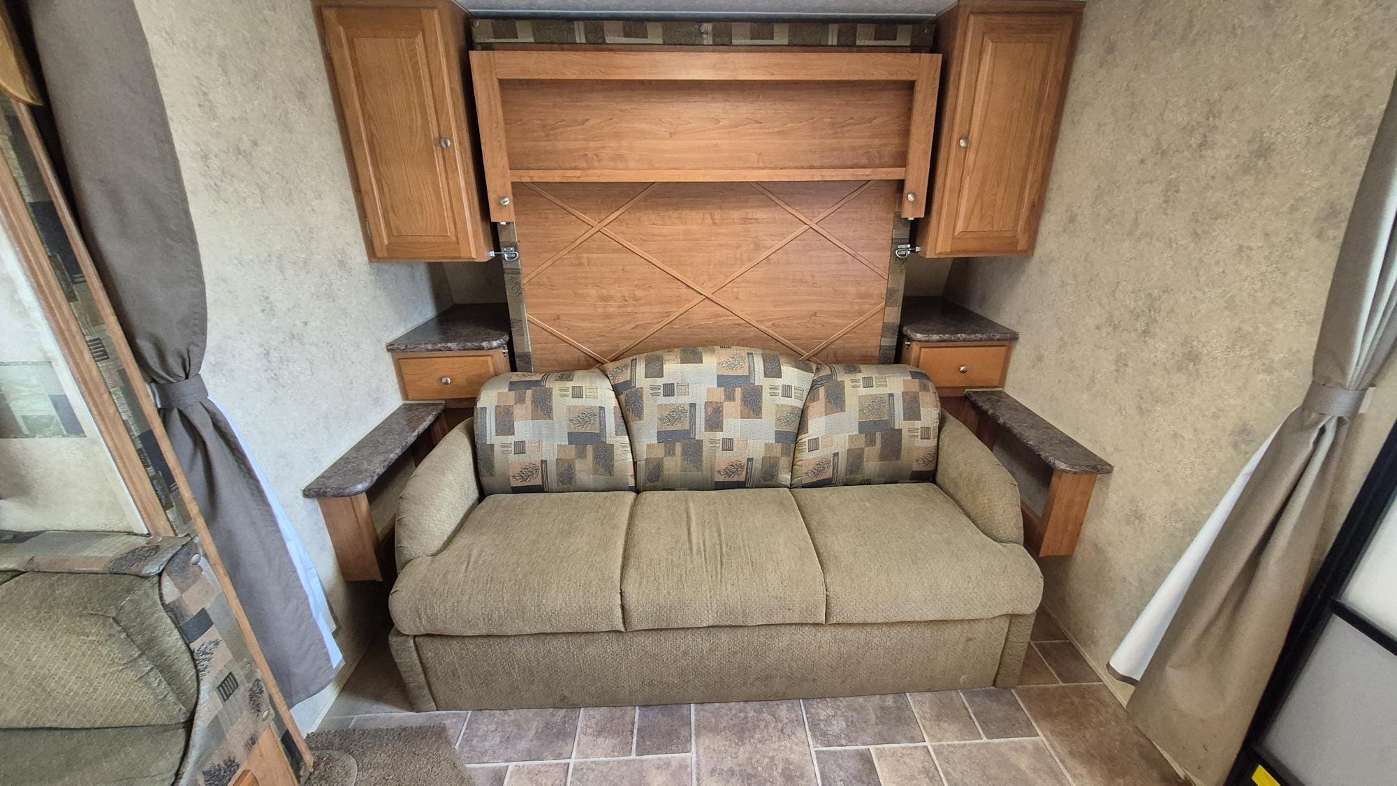 2011 FLAGSTAFF 25BHS by FOREST RIVER - Image 12