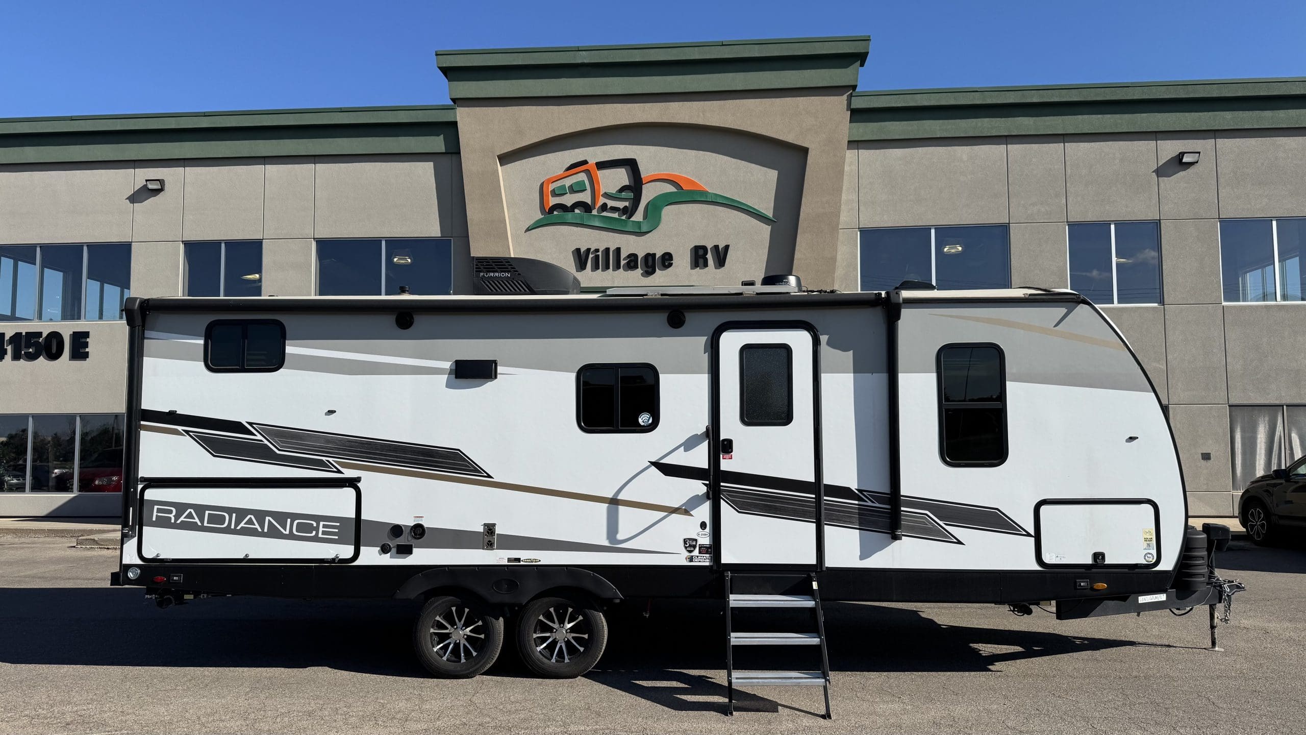 2023 RADIANCE 25BH by CRUISER RV