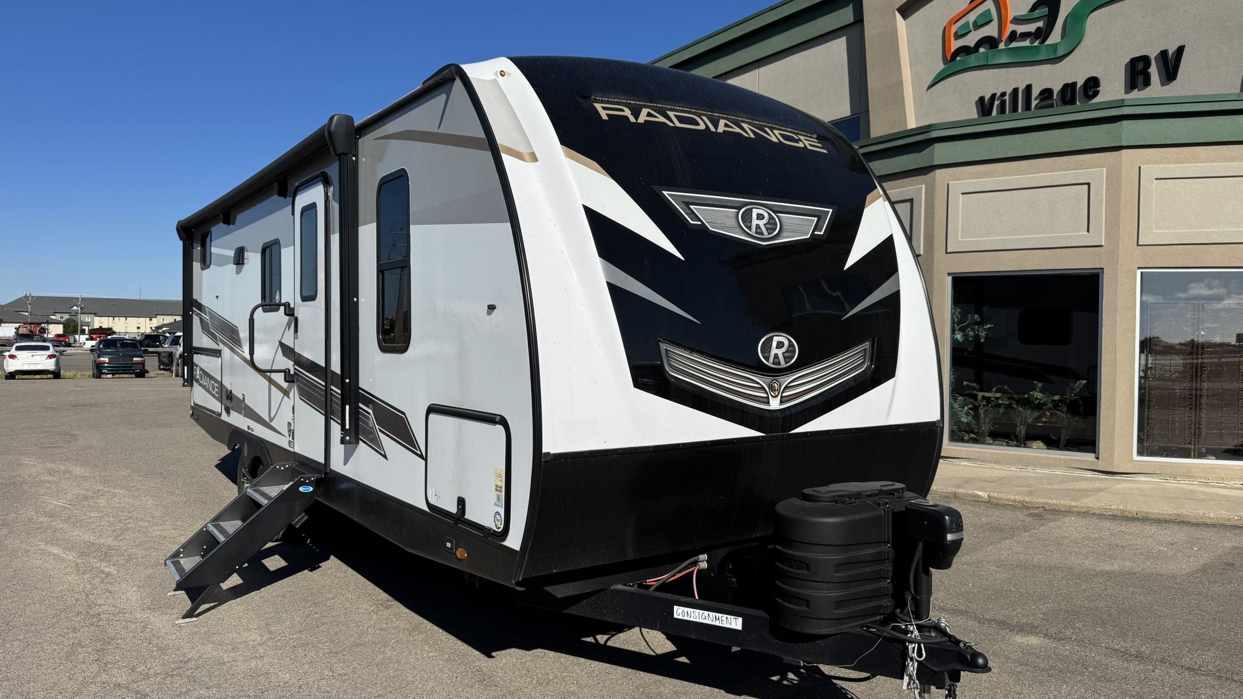 2023 RADIANCE 25BH by CRUISER RV - Image 2