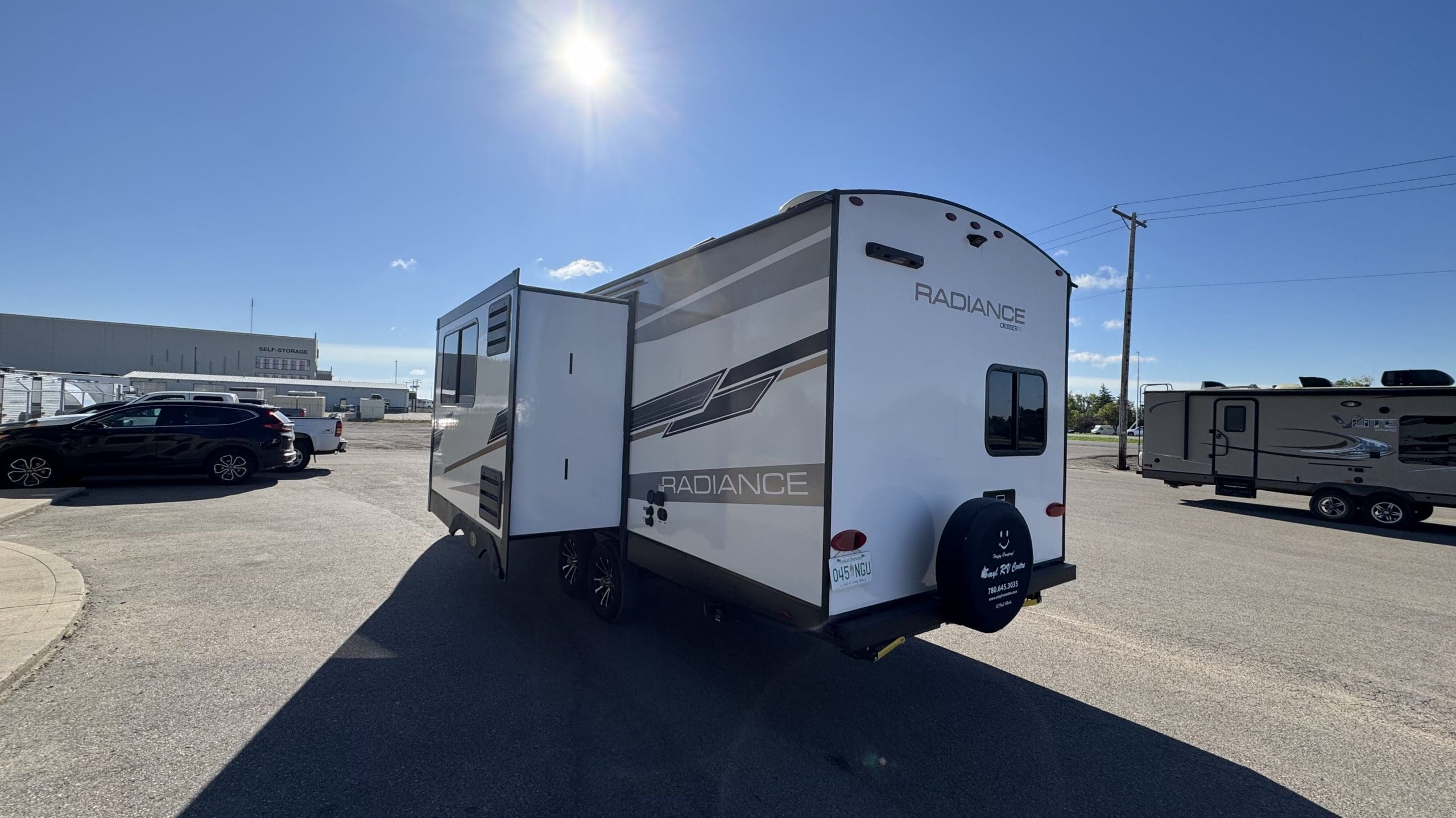 2023 RADIANCE 25BH by CRUISER RV - Image 6